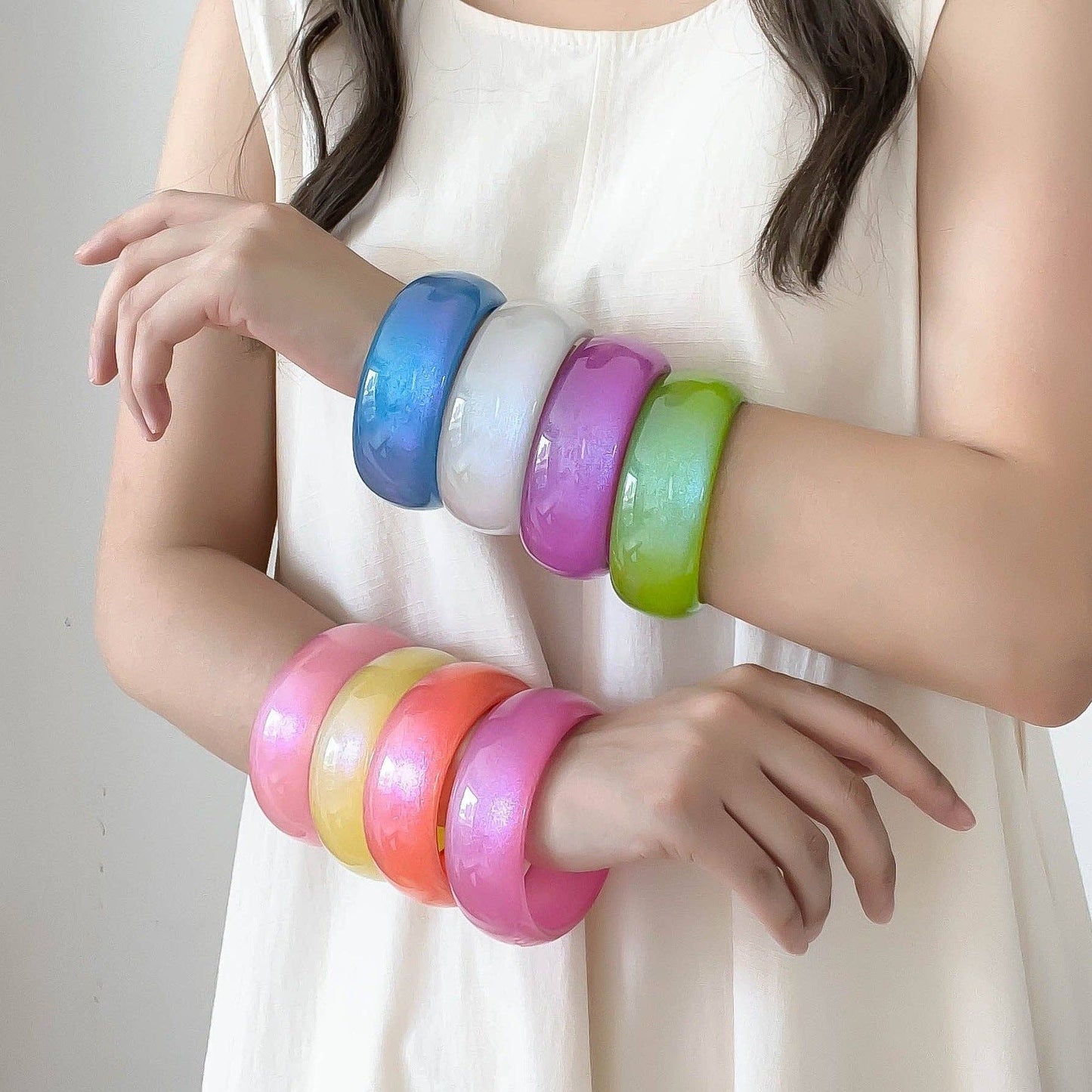 Chunky Iridescent Round Resin Stackable Bangle Bracelet MK2PPPO6W6JBR126