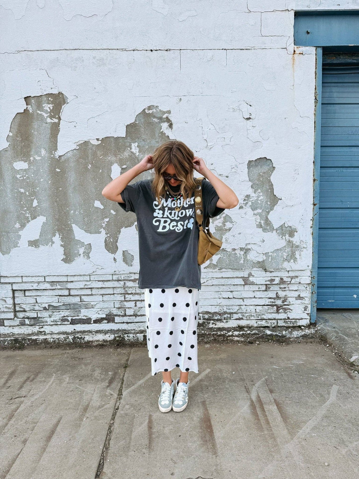 Mother knows best graphic tee